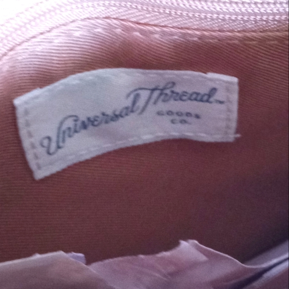 Universal Thread - Picture 2 of 10